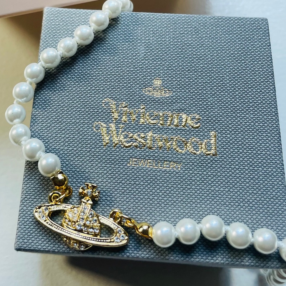 Vivienne Westwood Gold Pearl Orbit Choker Gold